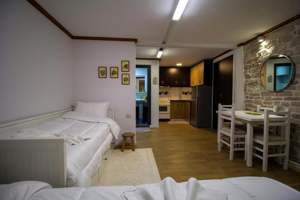 Ferienwohnung Solhouse Gjirokastër Exterior foto