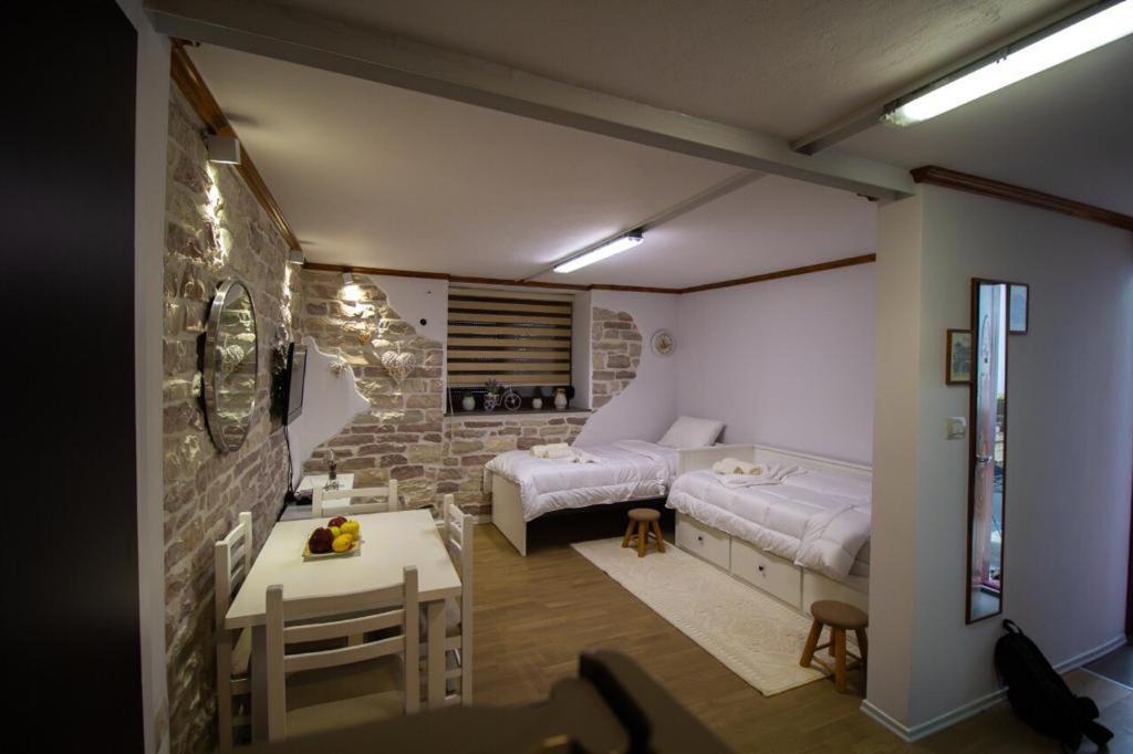 Ferienwohnung Solhouse Gjirokastër Exterior foto