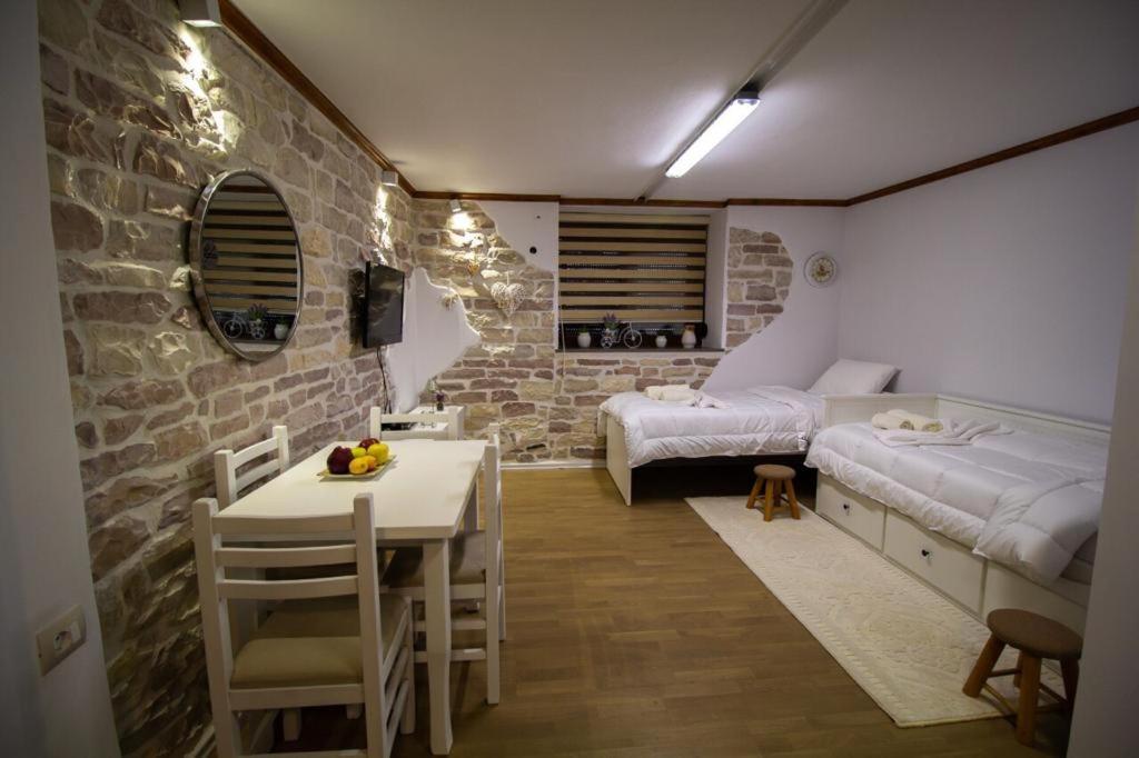 Ferienwohnung Solhouse Gjirokastër Exterior foto